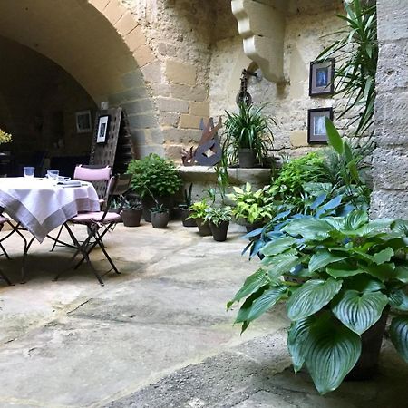 Monte Arena Bed and Breakfast Montaren-et-Saint-Médiers Exterior foto