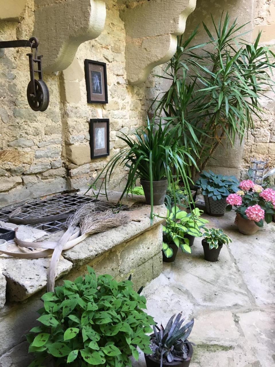 Monte Arena Bed and Breakfast Montaren-et-Saint-Médiers Exterior foto